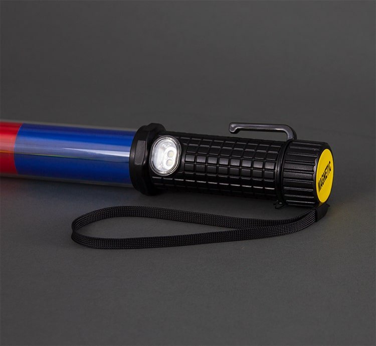 Bâton de signalisation multifonction 2 HI-Vision-LED-Hard-Baton-Flashlight-min