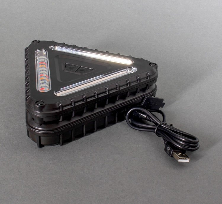 Commandant de la route 8 Road-Commander-USB-Closed-min